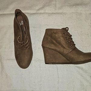 Arizona Jean Co Heeled Ankle Booties